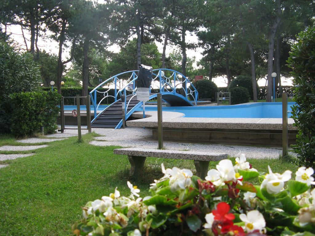 Condominio Cristallo Lignano Sabbiadoro Extérieur photo